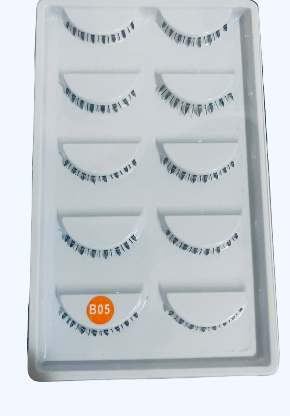 100% Bottom Lashes.Bottom lashes extension on the bottom help balance out and compliment the look of the top dramatic lashes. - Menkie Luxy
