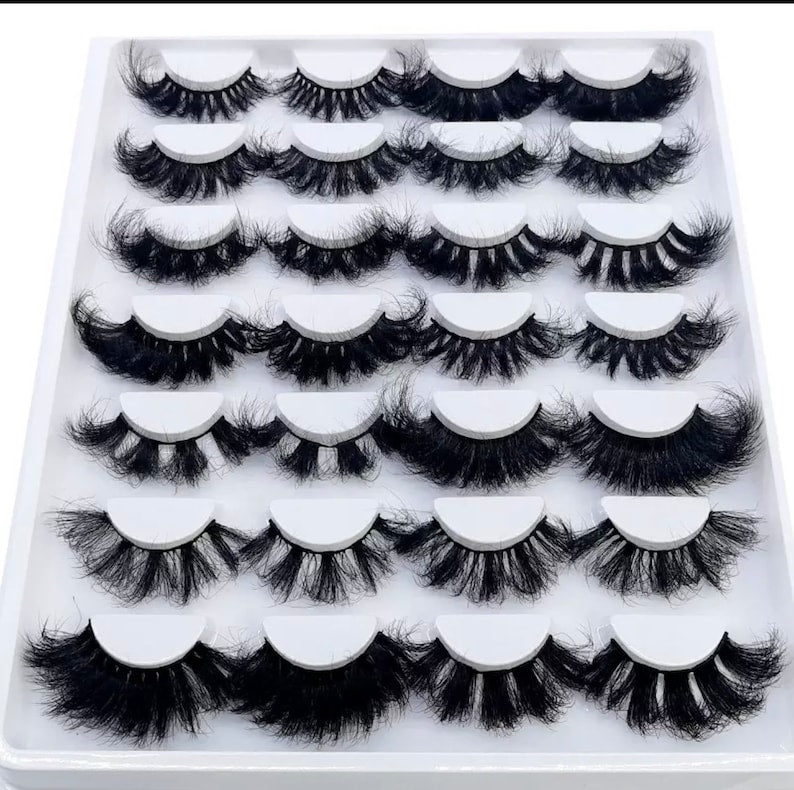 100% fluffy 14 pair mink lashes. Different sets of lash books Style 1