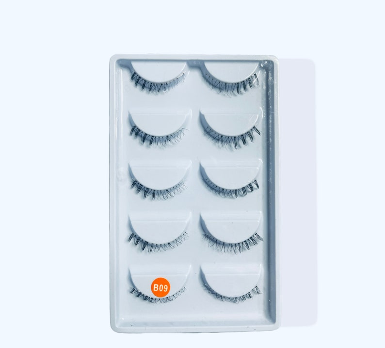 100% Bottom Lashes.Bottom lashes extension on the bottom help style 2