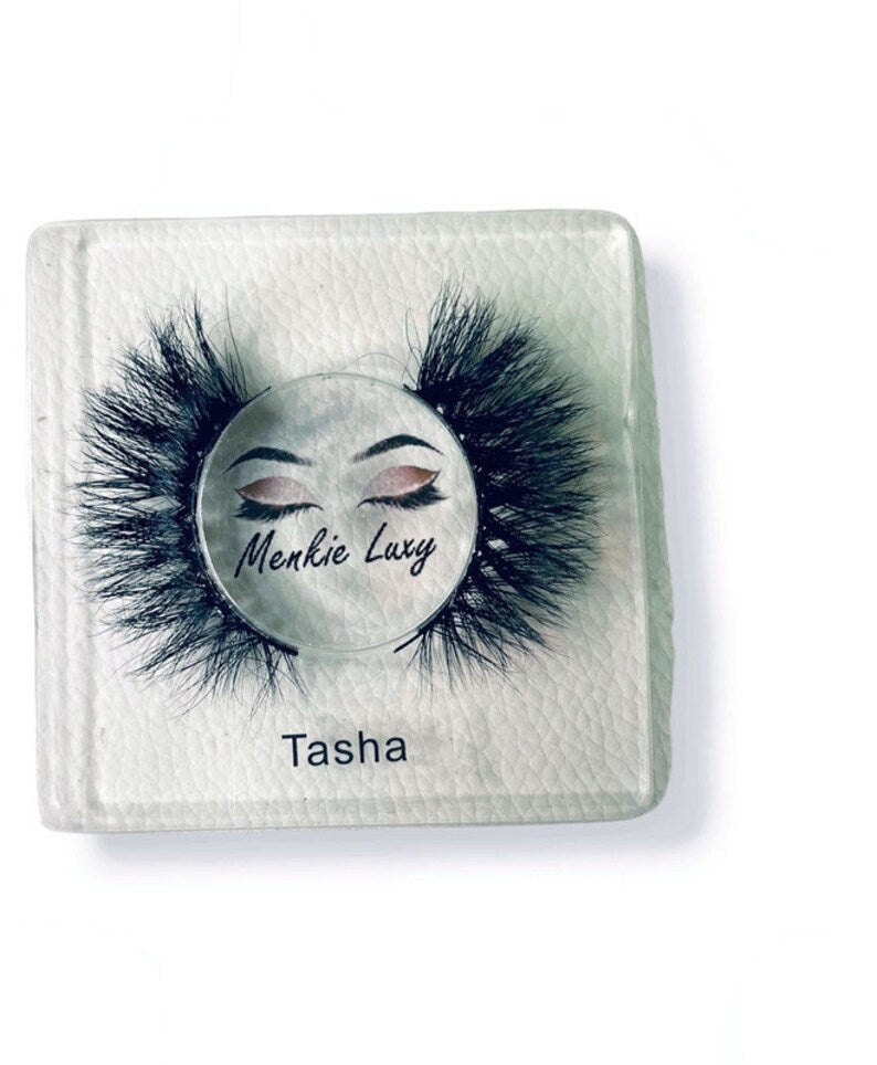 100% Silk fluffy lashes.Reusable up to 30 wears with proper Tasha, 20mm