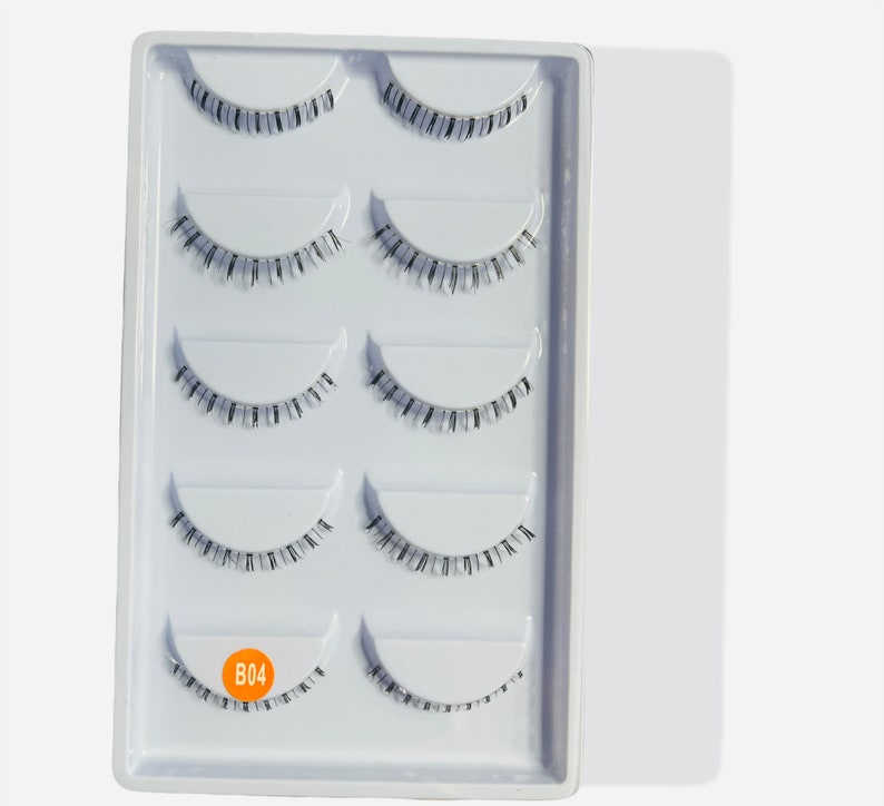 100% Bottom Lashes.Bottom lashes extension on the bottom help style 3