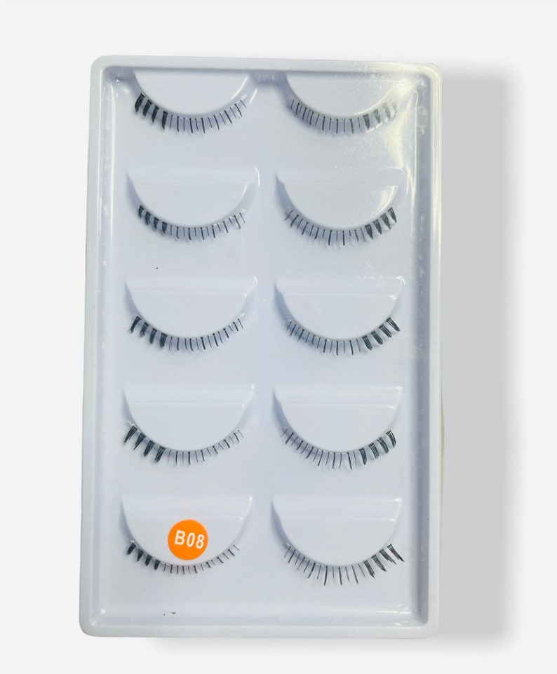 100% Bottom Lashes.Bottom lashes extension on the bottom help style 5