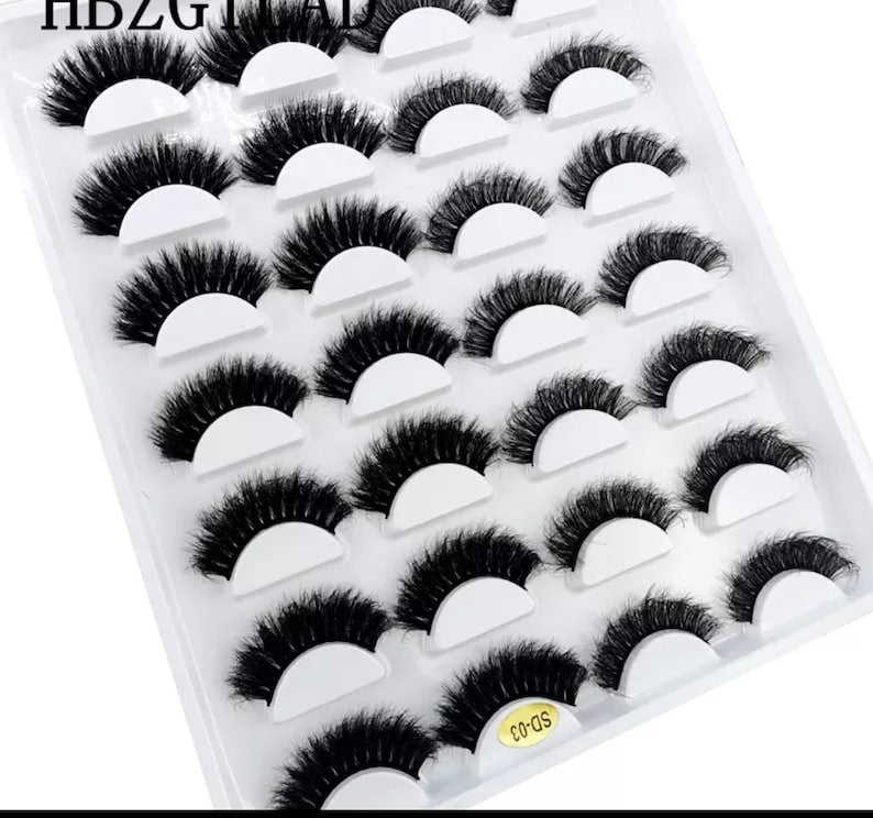 100% fluffy 14 pair mink lashes. Different sets of lash books Style 3