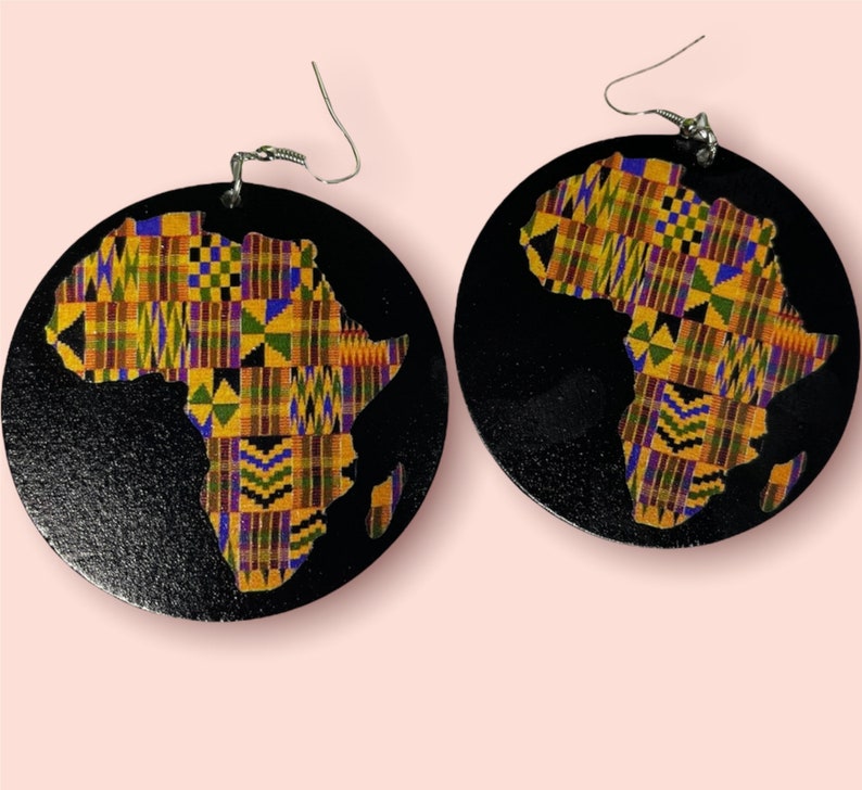 100% Authentic Africa Map Big Hoop Earring.It is great for any Kente wood plated